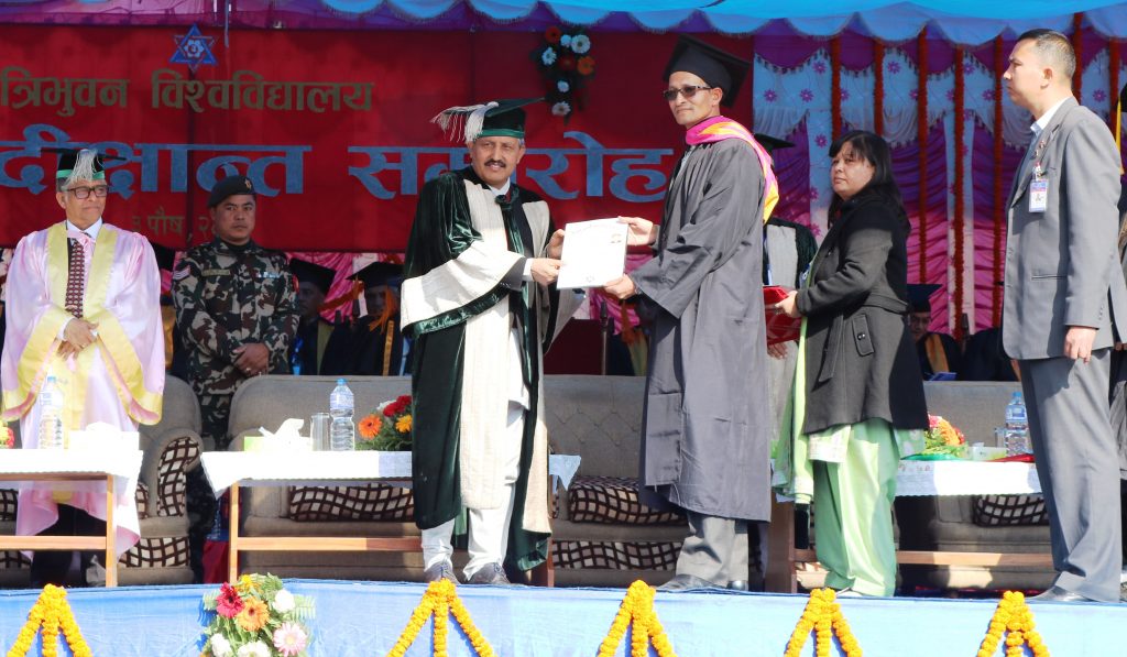 त्रि.विकाे दीक्षान्त समाराेह सम्पन्न दीक्षित विश्वकर्मा भन्छन्, ‘वौदिकतालाई गाउँ गाउँसम्म लैजानु पर्छ’ (भिडियाे सहित)
