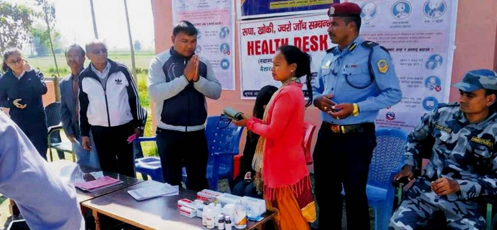 गड्डाचौकी नाकामा यात्रुको चाप बढ्याे