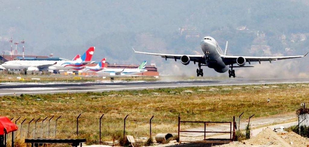 काठमाडौंबाट ३०५ जना लिएर फर्कियो कतार एयर