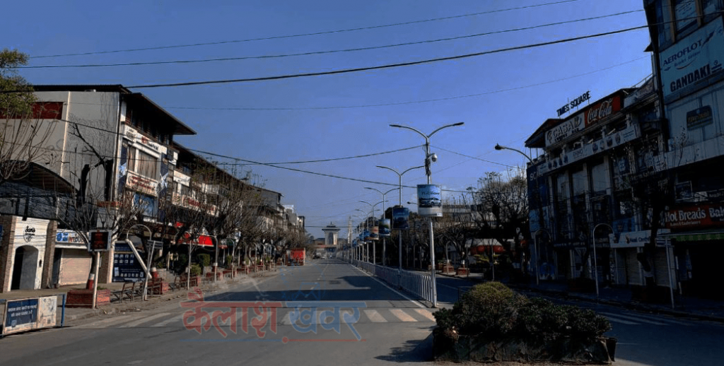कोभिड–१९ : सुनसान काठमाडौँ लकडाउनकाे पहिलाे दिन (भिडियाे सहित)