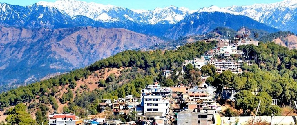 सातटाकुरा सडक खण्डमा झडप, प्रहरीसहित तीन घाइते, नियन्त्रणका लागि हवाईफायर