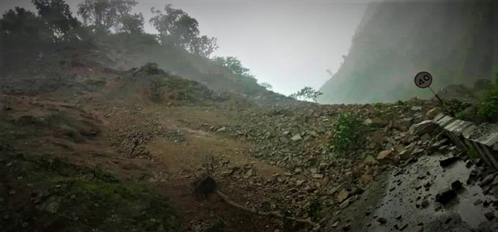 काठमाडौं छिर्ने नाका ठप्प