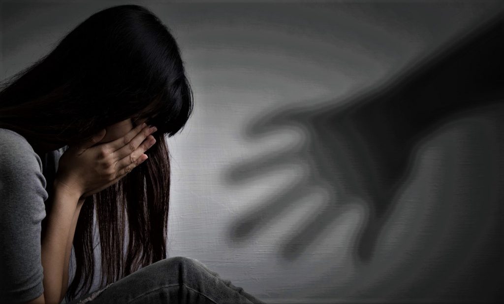 बालिकालाई मार्ने धम्की दिएर बलात्कार गरेकाे अभियोगमा एक जना पक्राउ