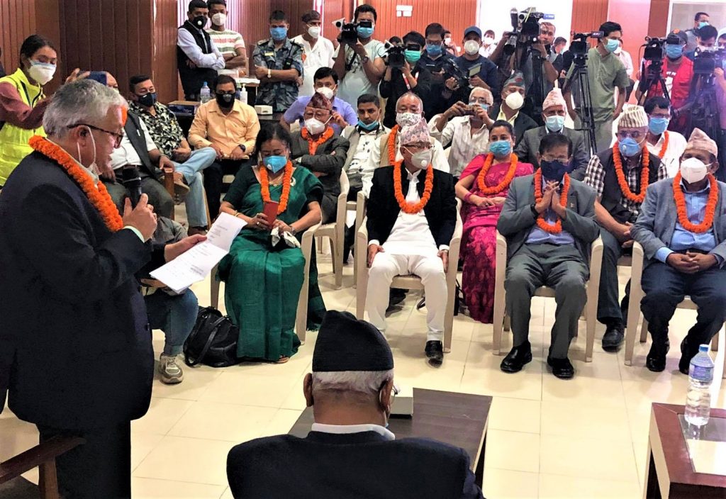 खै के कुरा मिलेन ? राप्रपा छोडेर सुनिल थापा कांग्रेसमा प्रवेश