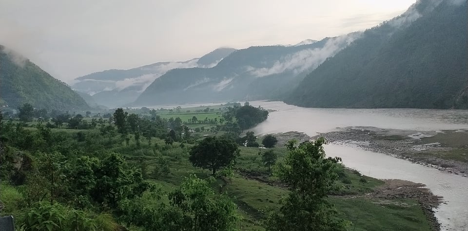 कर्णाली नदीमा बगेर दुईजना वेपत्ता