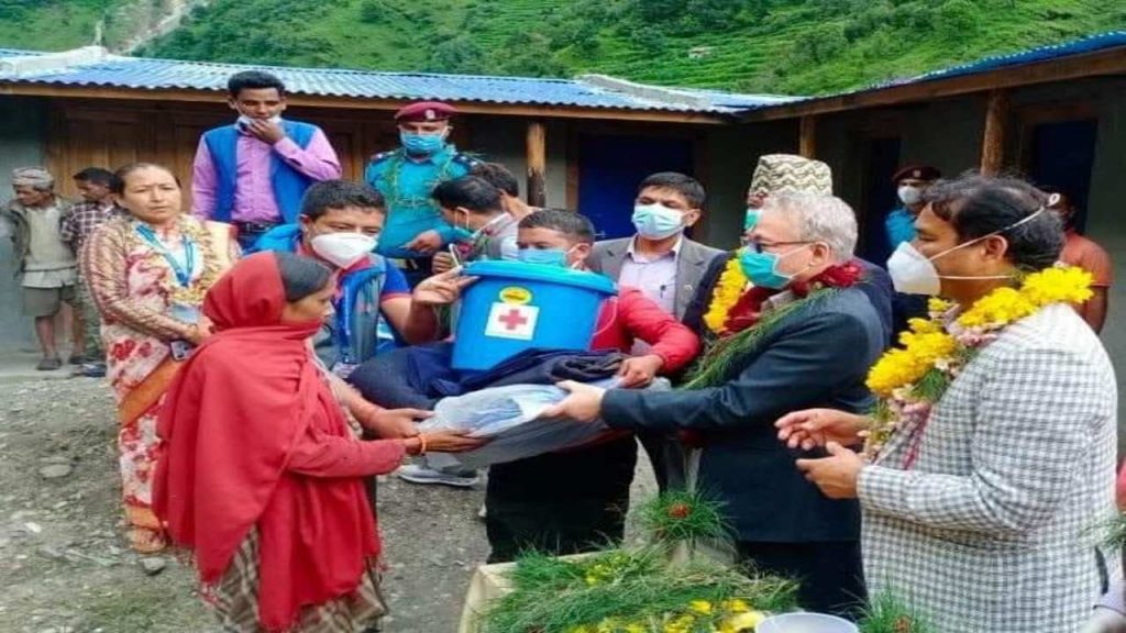 गृहमन्त्री थापासहितको टोली बाजुरामा