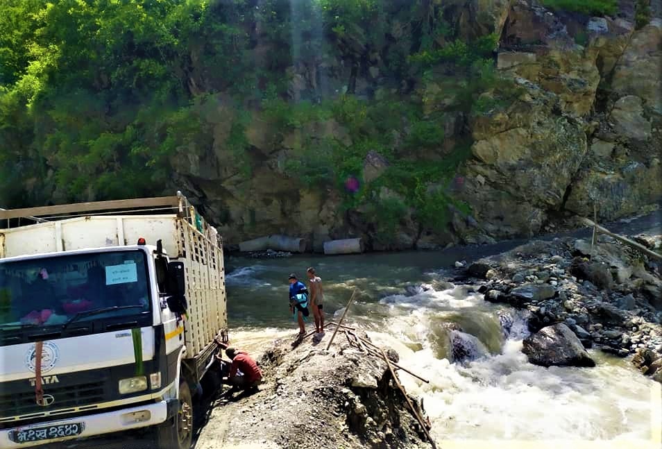रतिखाेलाकाे कन्तबिजाेग, भाडा हजार रूपयाँ image