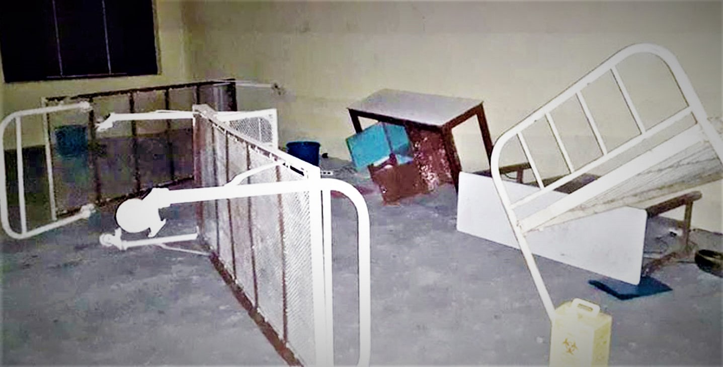 महामारीसँग भिड्दै स्वास्थ्यकर्मी, स्वास्थ्यकर्मीसँग भिड्दै हाम्रो समाज image