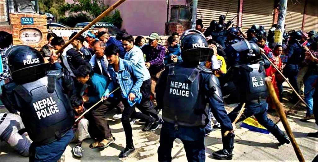 टीकापुरका युवा समूहबीच झडप, धारीलाे हतियार प्रहार हुदा तीन जनाको अवस्था गम्भीर