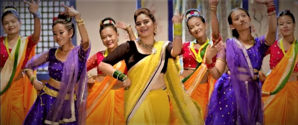 पत्रकार तथा गायिका शारदा थापाको ‘गाउँ सहर’