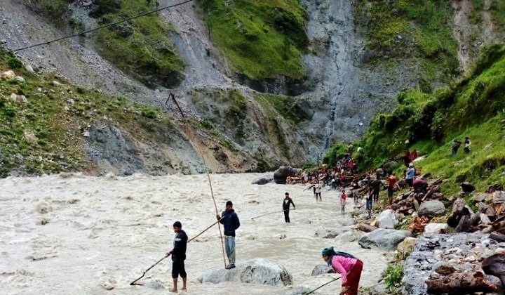 सेतीमा बेपत्ता दुबै जना स्वास्थ्यकर्मीको शव फेला