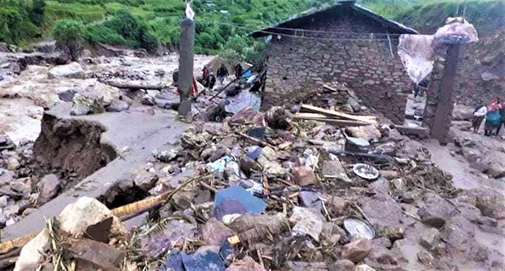 ढोरपाटन बाढी अपडेट : चार जनाको शव भेटियो, १५ बढी बेपत्ता image