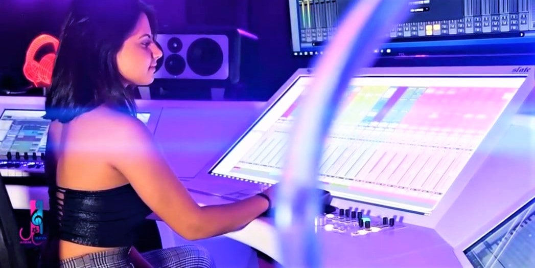 ‘काफल पाक्यो’ मा विदेशी मोडल… image