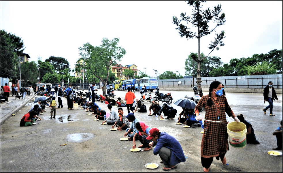 महानगरका भोकाहरूलाई नि:शुल्क खाना image