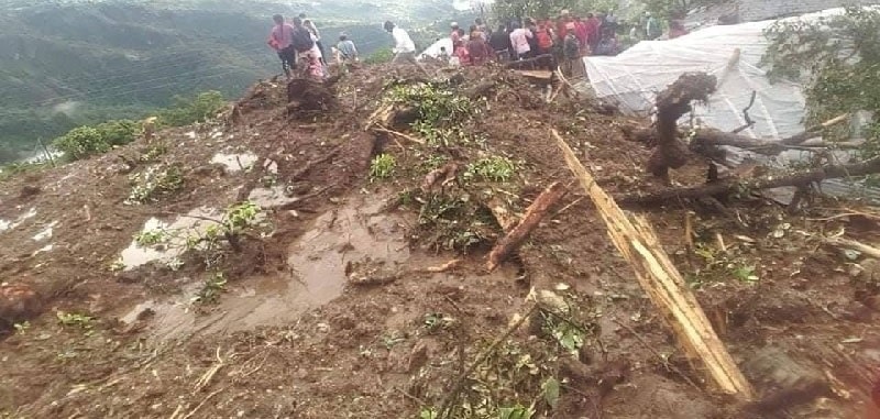घरमा आंशिक क्षति पुगेपछि पाँचै परिवार छिमेकीमा आश्रय image