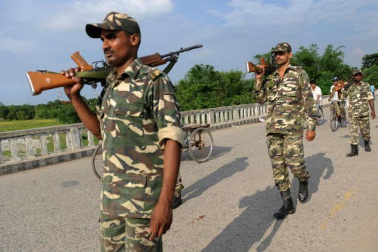भारतीय सुरक्षाकर्मीको अवरोधले हलियाको घर निर्माण अधुरै image