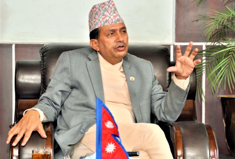स्वाथ्यमन्त्री ढकाल तीन दिन देखि क्वारेन्टिनमा, परिवारमा कोरोना संक्रमण image