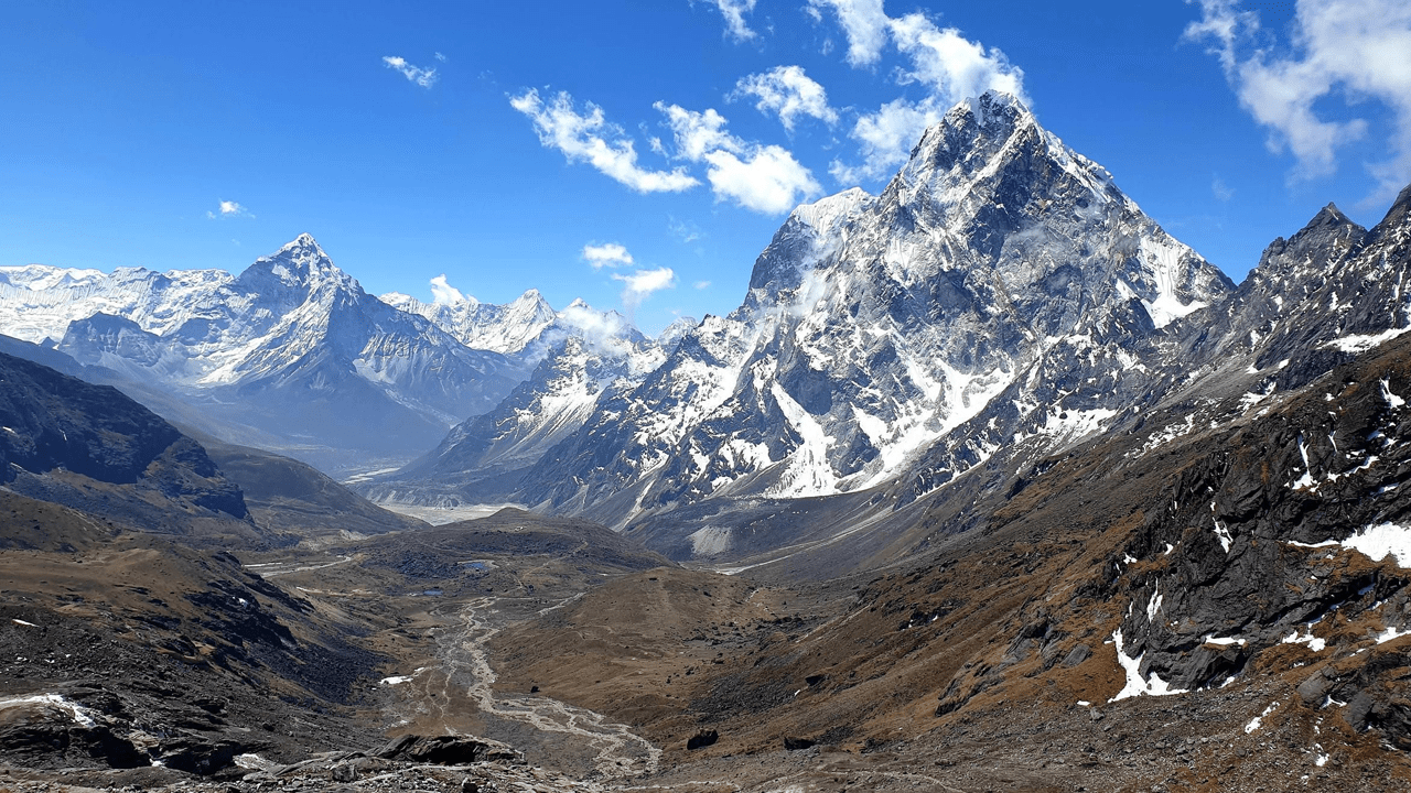 बन्दाबन्दीको आठ महिनापछि शुुरु भयो पर्वतीय उडान image
