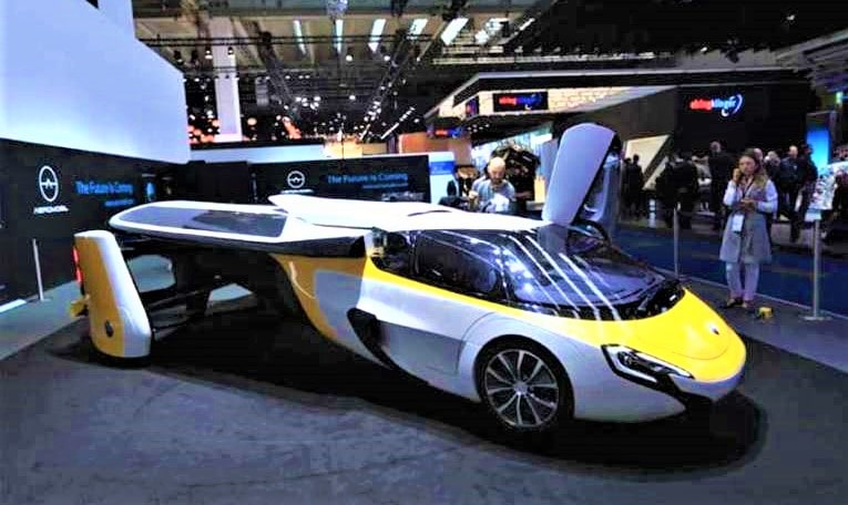 विश्वकै पहिलो उड्ने कारको मुल्य मूल्य ३ लाख ९९ हजार डलर