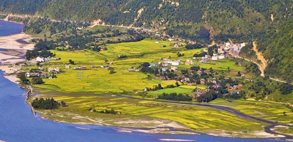 लोकमार्गले चम्किँदै मध्यपहाड image