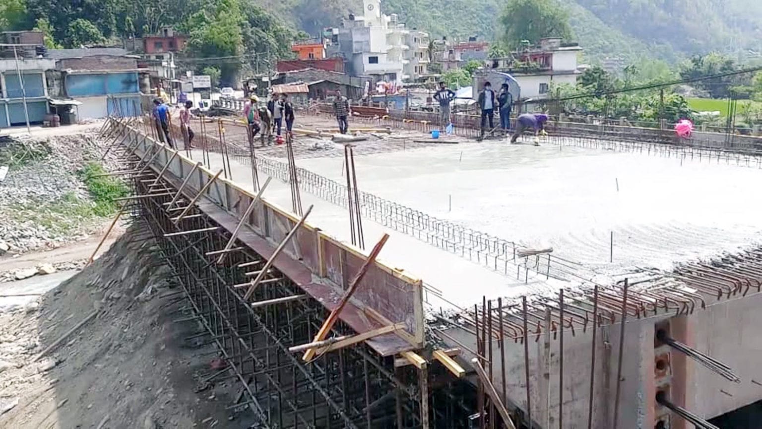 निर्माण व्यवसायी काममा फर्किए , सबै ठेक्काको काम सुचारु image