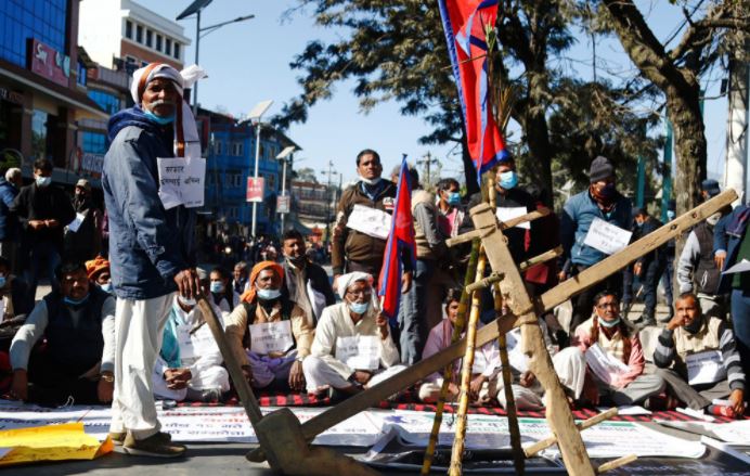 चिसोले बिरामी पर्न थाले उखु किसान image