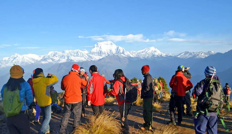 पर्यटकीयस्थलमा भीड image