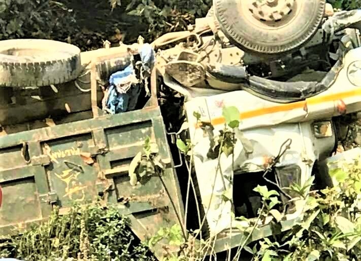 टिपर दुर्घटना हुँदा तीन जनाको मृत्यु