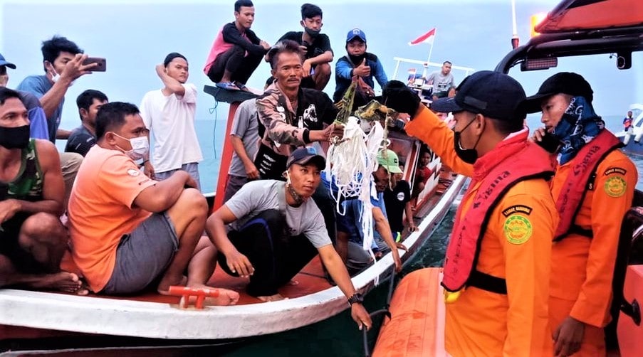 विमान दुर्घटना, मानव अवशेष फेला पर्यो image