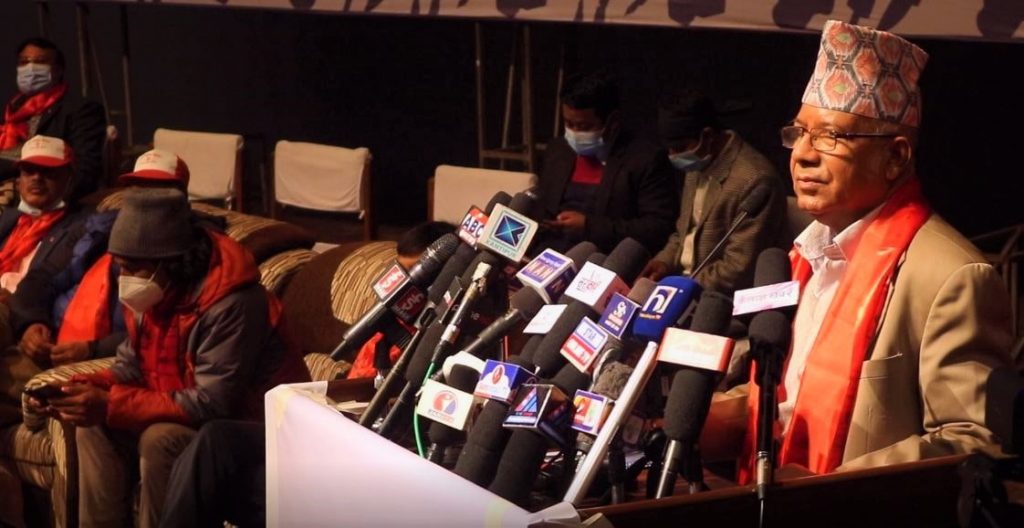 ओलीलाई पद छाड्न माधव नेपालको आग्रह