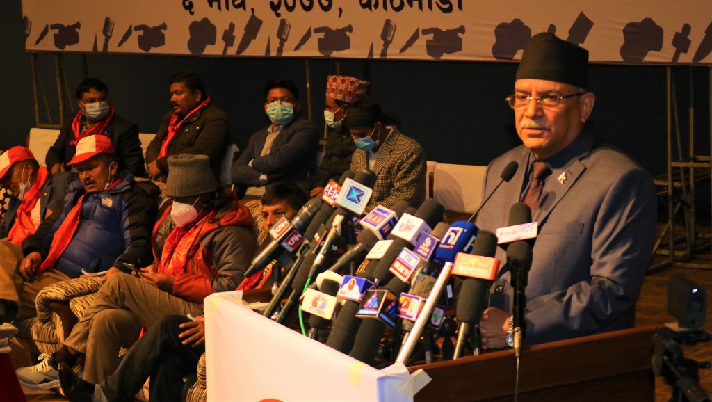 फागुन भित्रै ओली निकम्मा सावित हुने प्रचण्डकाे खुलासा