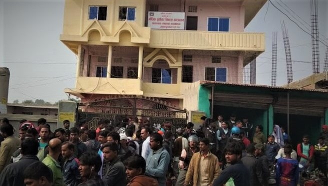 घुस रकमसहित दुई जना पक्राउ