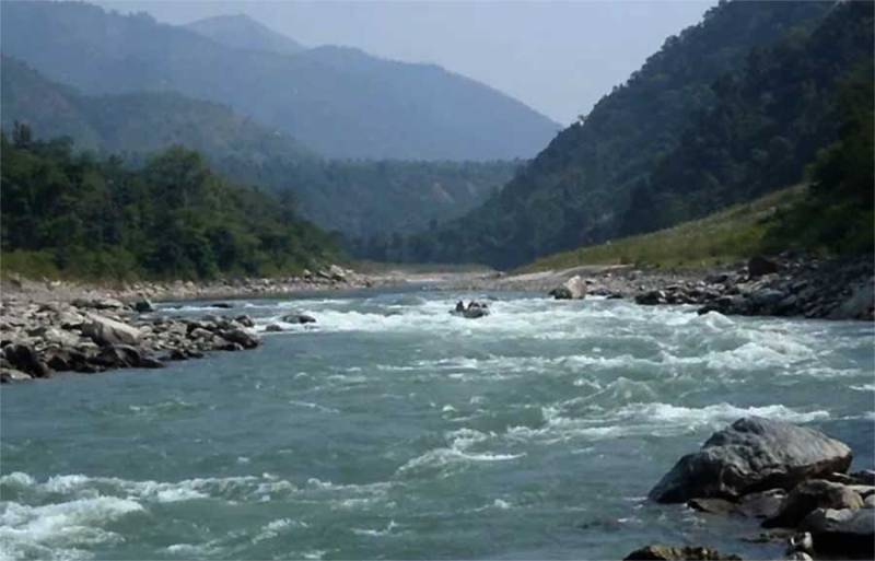 बाहुनीडाँडाका स्थानीयवासी आफैँले निकाले गाउँमा दूधकोशीको पानी image