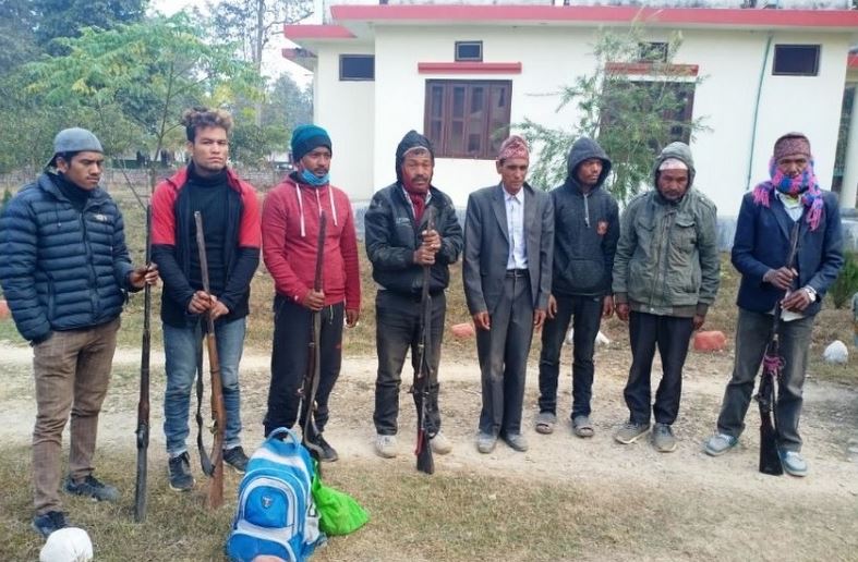बाँकेमा हतियारसहित ९ जना पक्राउ image