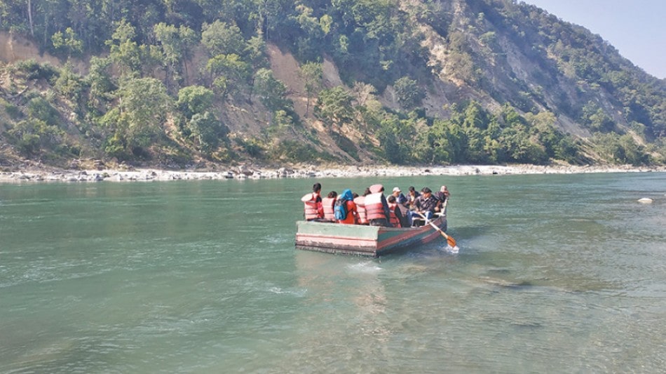 महाकाली नदीमा फसेका मलामीको उद्धार