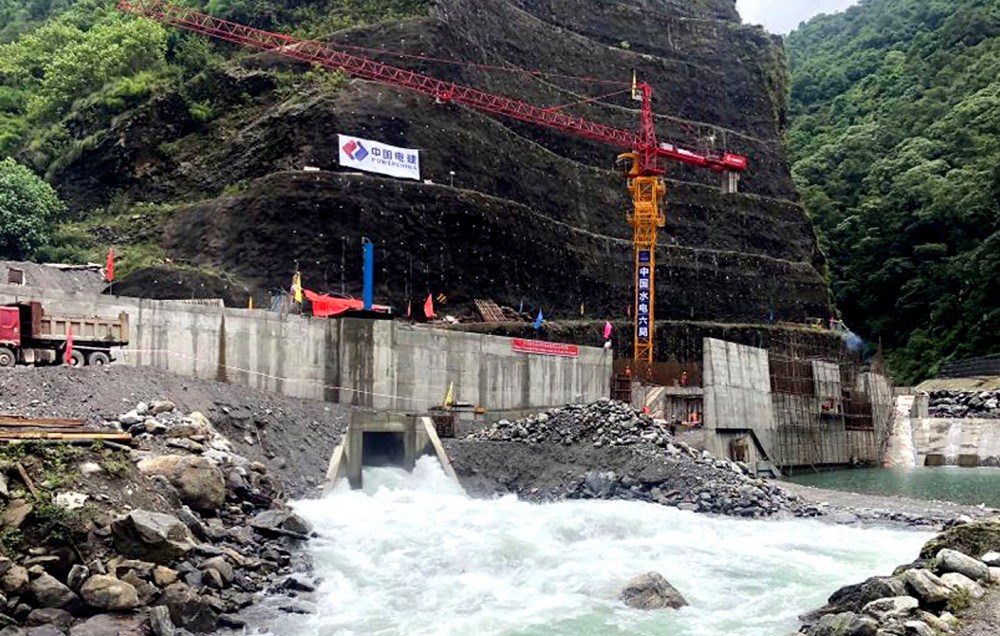 मेलम्ची खानेपानीको सुरुङ परीक्षण गरिदै image