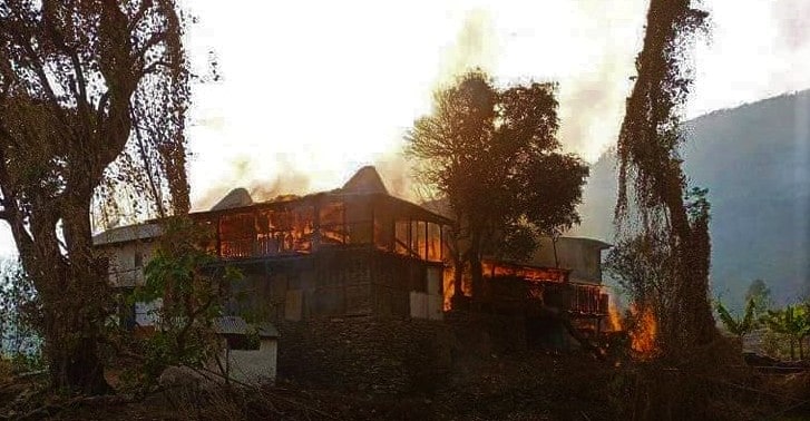 ताप्लेजुङ आगलागीमा पाँच घर जलेर नष्ट