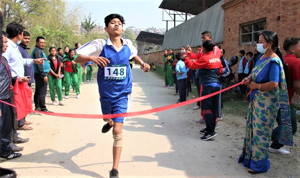 विद्यालयस्तरीय एथ्लेटिक्स प्रतियोगिता सम्पन्न, हार जित भन्दा पनि सिकाईको रुपमा खेललाई लिनुपर्ने image