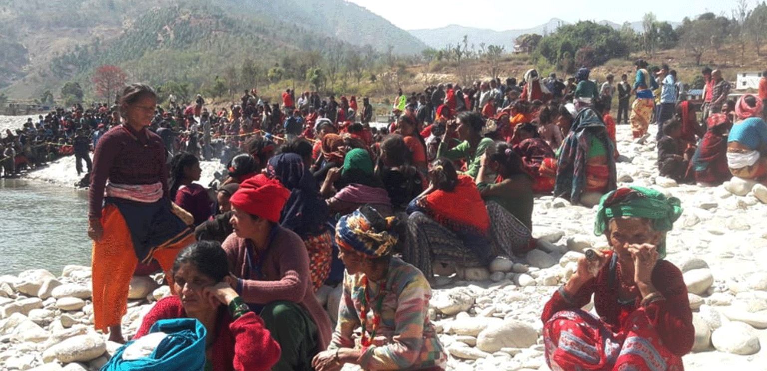 चार छोराछोरीसहित आमा कर्णालीमा : चारको शव भेटियो, पाँच वर्षीया छोरी अझै बेपत्ता image