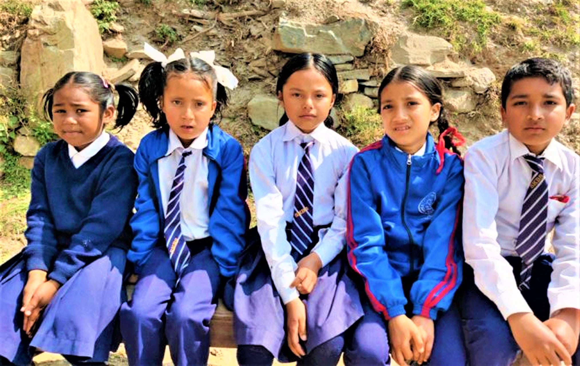 पाँच बालबालिकाको बिचल्ली image