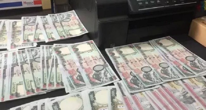 नक्कली नोटसहित तीन पक्राउ