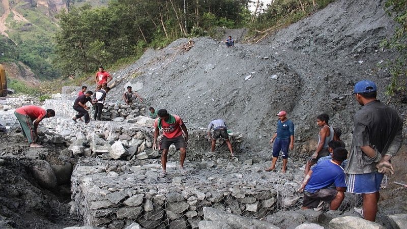 वस्ती संरक्षणका लागि म्याग्दी नदीमा ग्यावियन पर्खाल