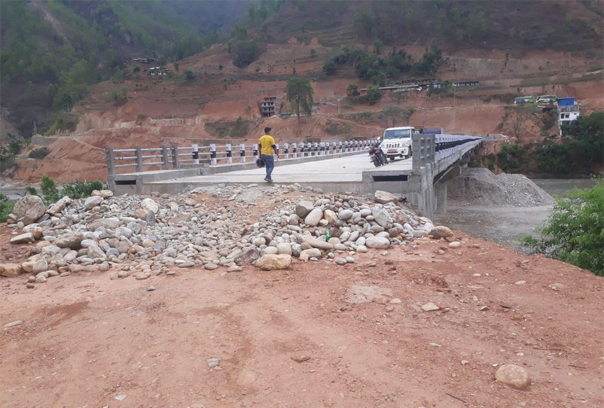 सातवर्षमा पक्की पुल बन्यो, अझै सञ्चालनमा आएन