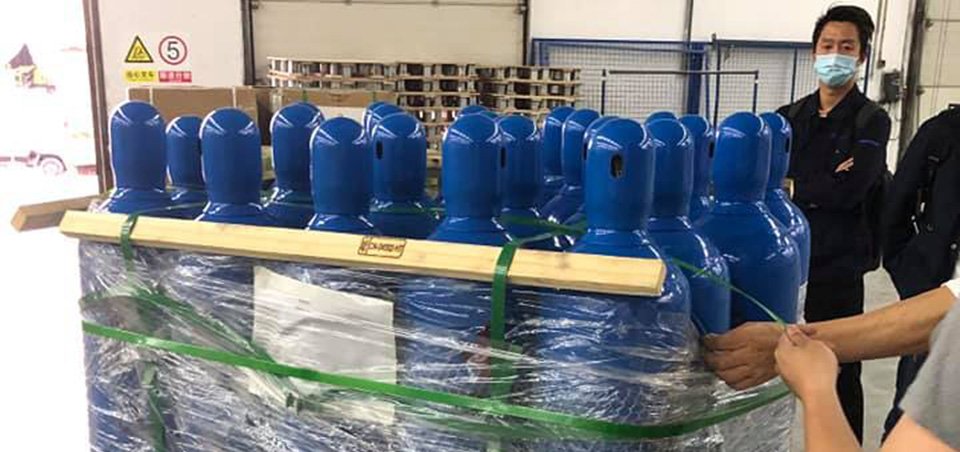 चीन सरकारले दिएको लिक्विड अक्सिजन काठमाडौं आइपुग्यो