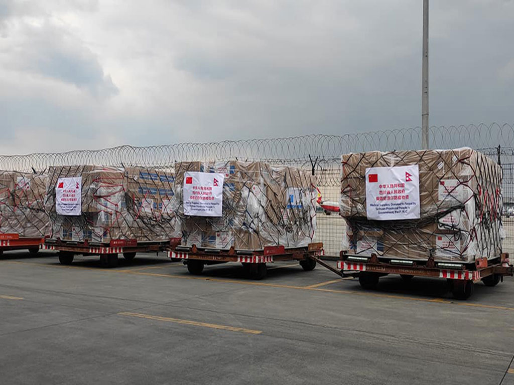 सिछुवानका संस्थाद्वारा नेपाललाई पिपिइ र मास्क प्रदान