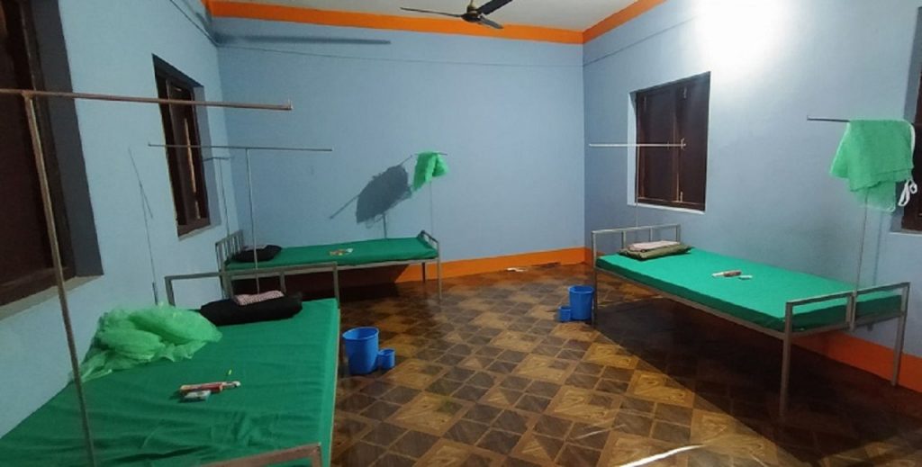 धमाधम बन्न थाले अस्थायी कोभिड अस्पताल
