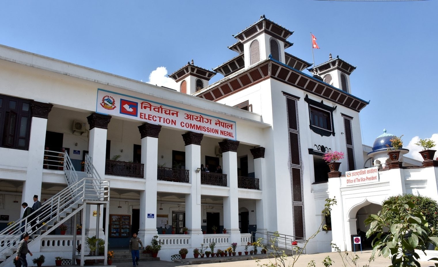 मतदान दिन सवारी सञ्चालनमा रोक : फागुन २० रातिदेखि लागू हुने आयोगको निर्णय image