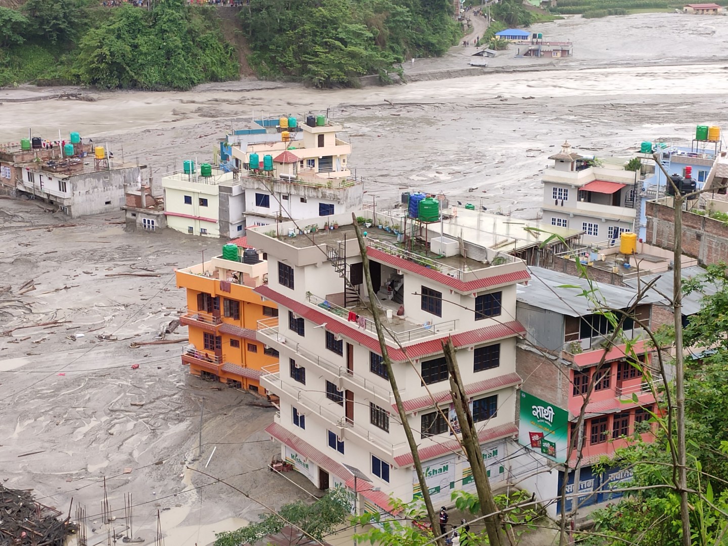 प्रधानमन्त्रीसँग मेलम्चीका बाढी प्रभावितको माग image