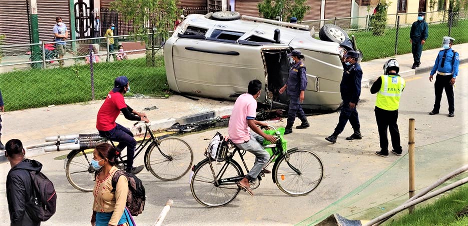 बी एण्ड बी अगाडि स्कार्पीयो दुर्घटना image