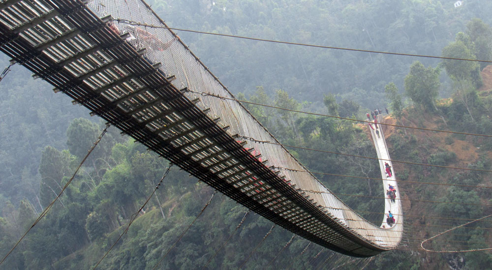 झोलुङ्गे पुल भत्कँदा आवतजावतमा समस्य